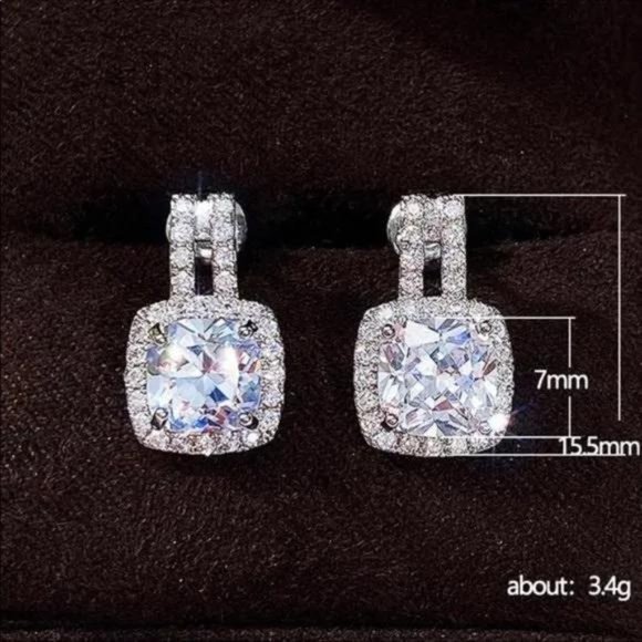 NEW STERLING SILVER DIAMOND SQUARE EARRINGS, BEAUTIFUL EARRINGS, CUTE EARRINGS.